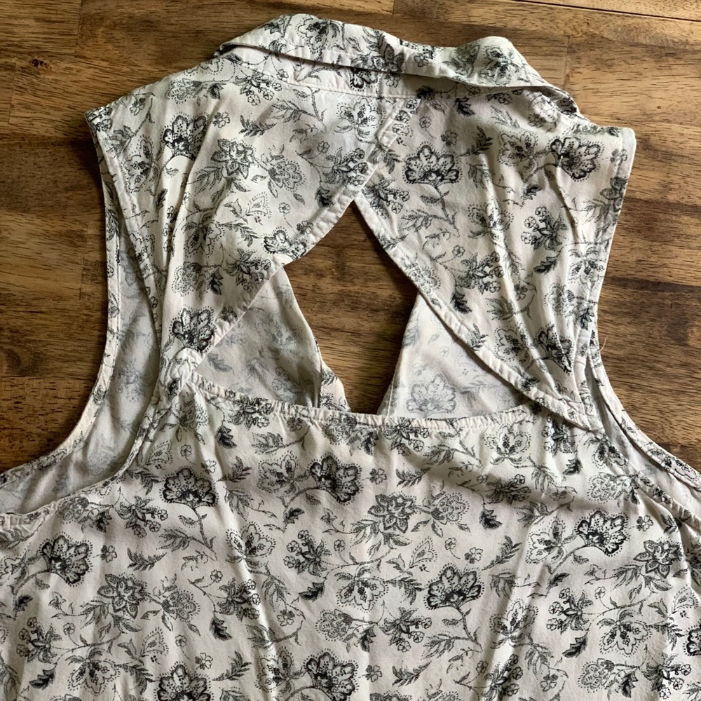 Button-down Top - Picture 4 of 5